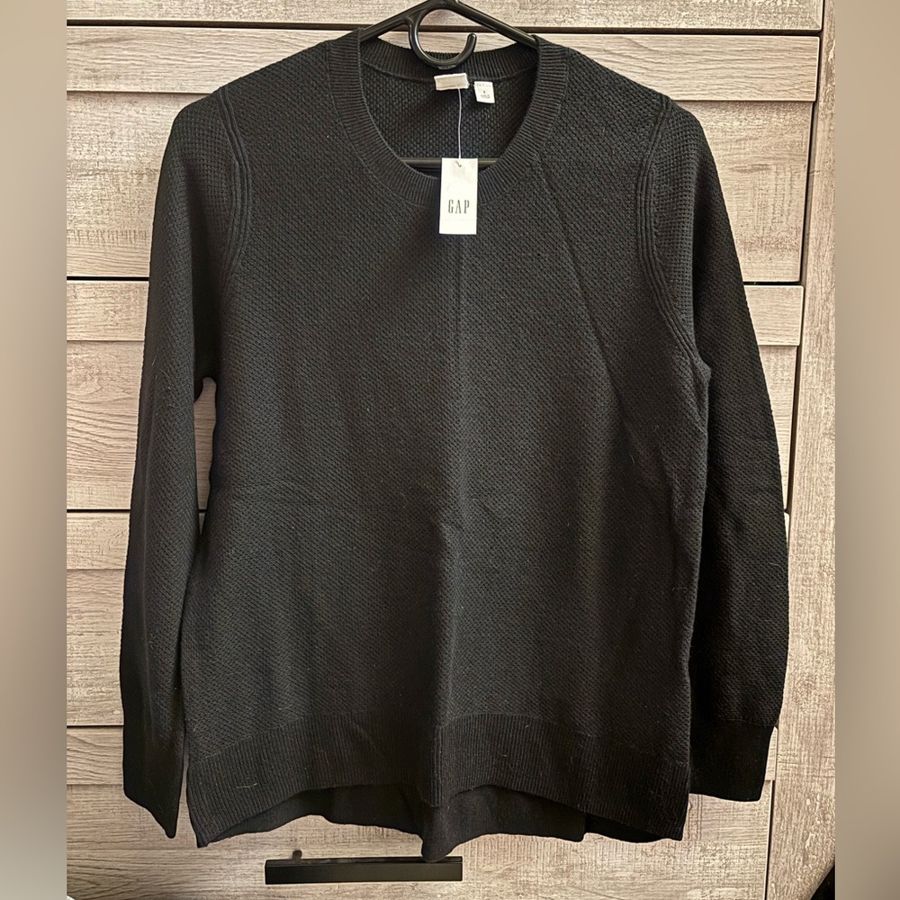 NWT GAP sweater
